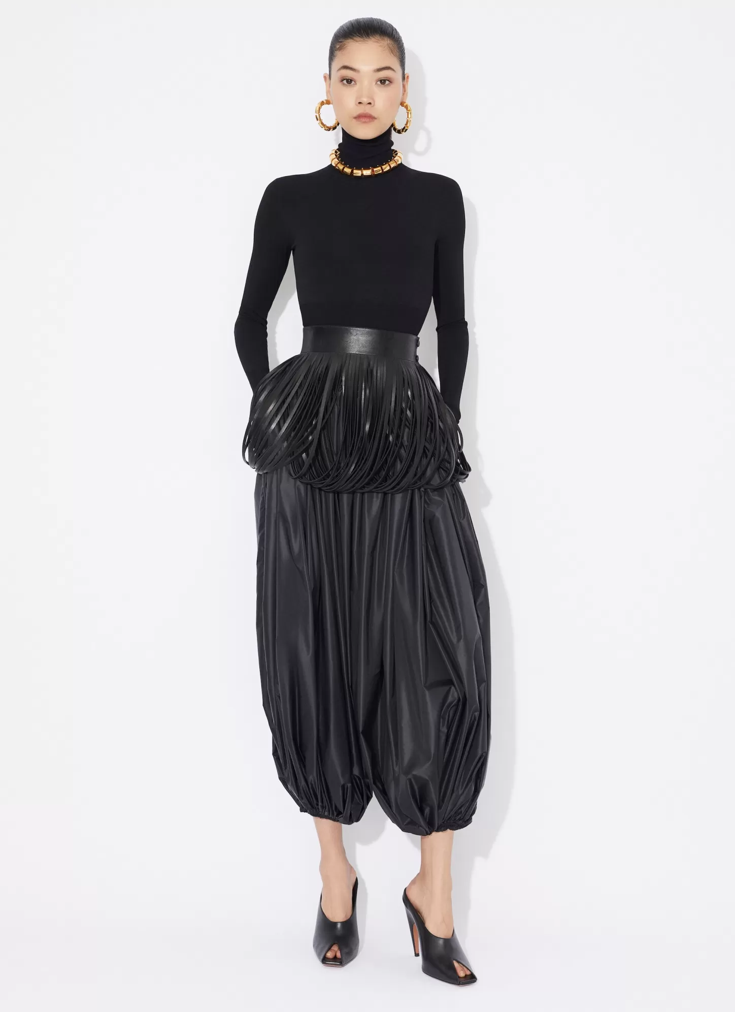 Alaïa Shorts Et Pantalons | PANTALON BOULE EN NYLON